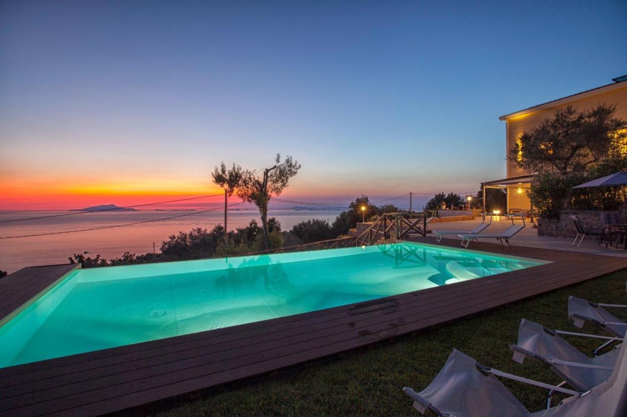 Resort Ferrara Villa Multa Quies マッサ・ルブレンセ エクステリア 写真