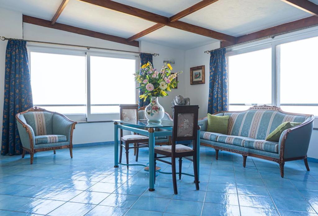 Resort Ferrara Villa Multa Quies マッサ・ルブレンセ エクステリア 写真