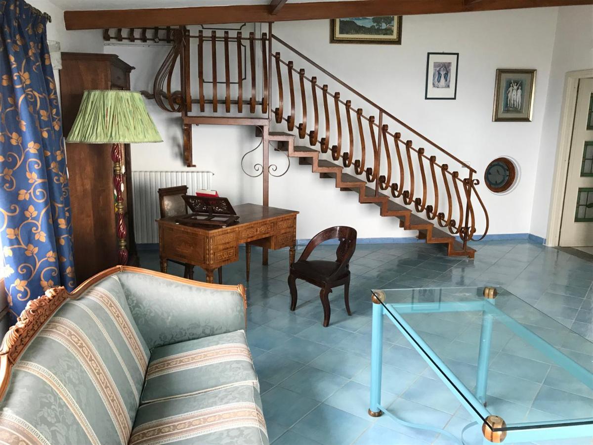 Resort Ferrara Villa Multa Quies マッサ・ルブレンセ エクステリア 写真
